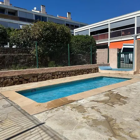 Charming With Swimming Pool Near Beach Fréjus