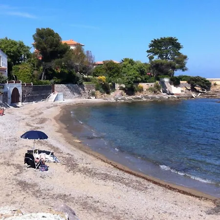 Charming With Swimming Pool Near Beach 아파트 Fréjus