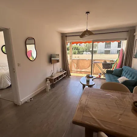 Charming With Swimming Pool Near Beach * Fréjus